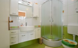 morskavila-apartment2-kupatilo-02