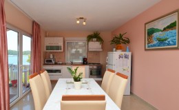 morskavila-apartment2-kuhinja-02