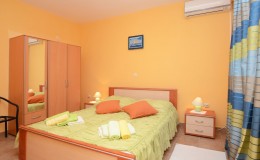 morskavila-apartment4-bedroom1-01