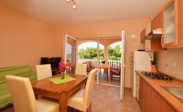 morskavila-apartment4-kuhinja-02
