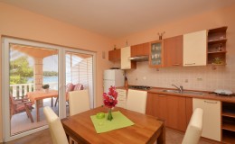 morskavila-apartment4-kuhinja-03